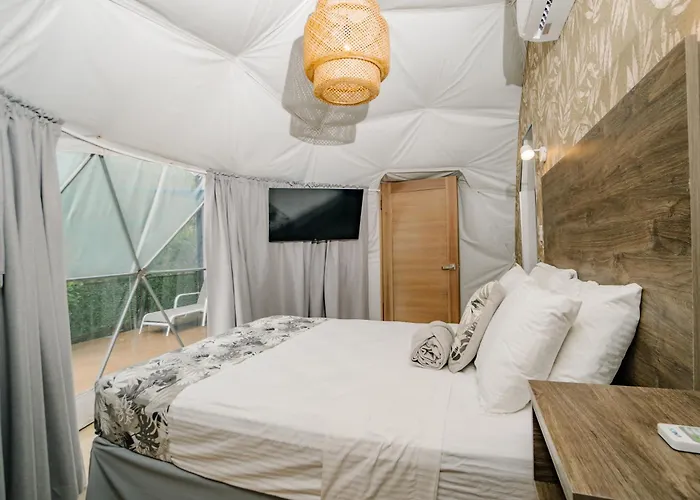 Glamping Tortuga Campo de lujo Playa Ocotal
